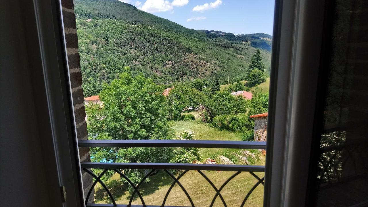Chambre Privee Chez L'Habitant Saint-Julien-Vocance Екстериор снимка